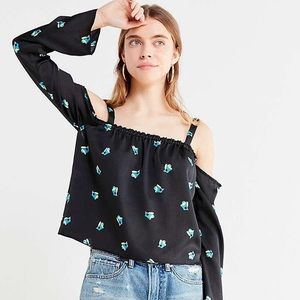 SOLD 🌈NEW UO Valley cold shoulder ruffle top